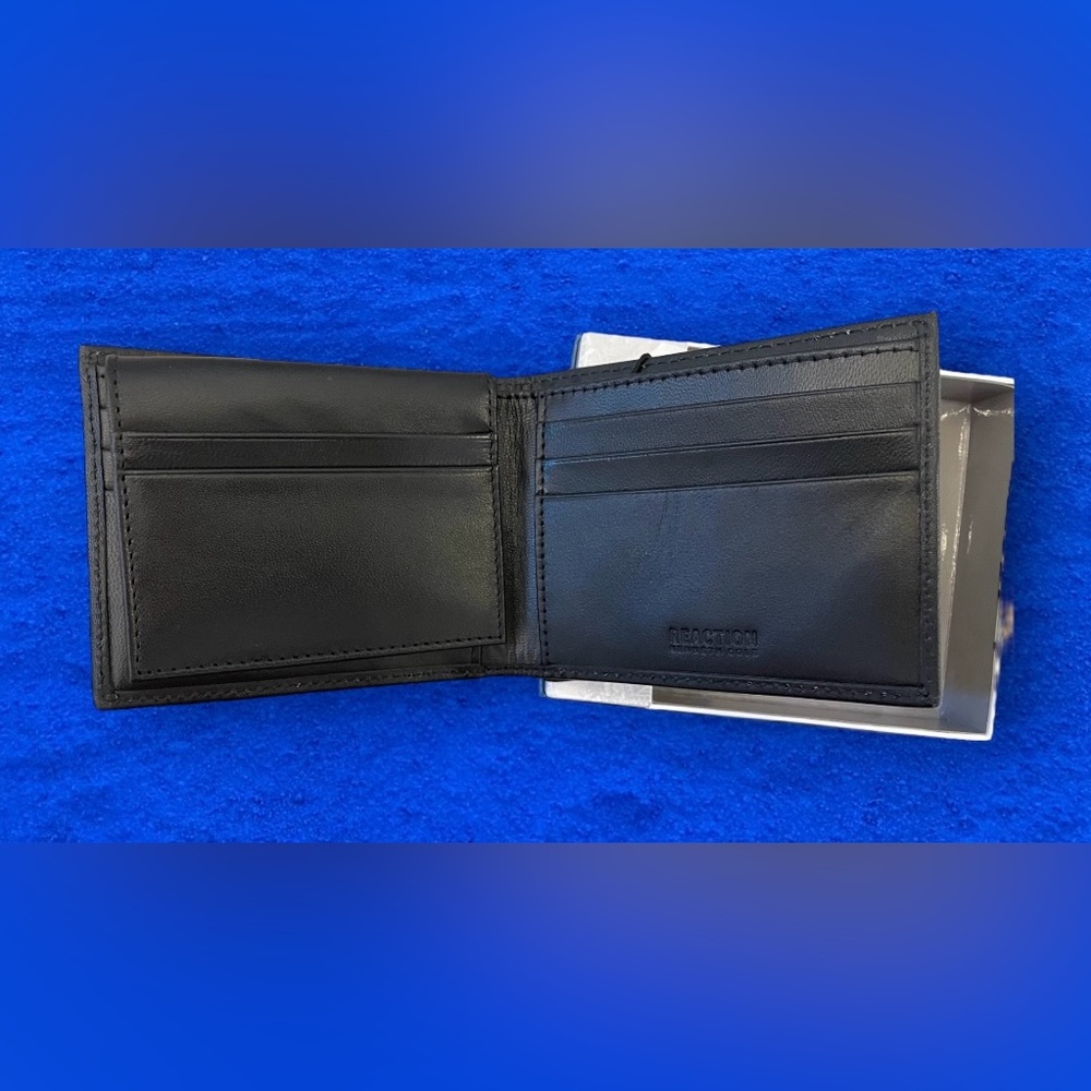 Kenneth Cole Wallet - Picture 2 of 6